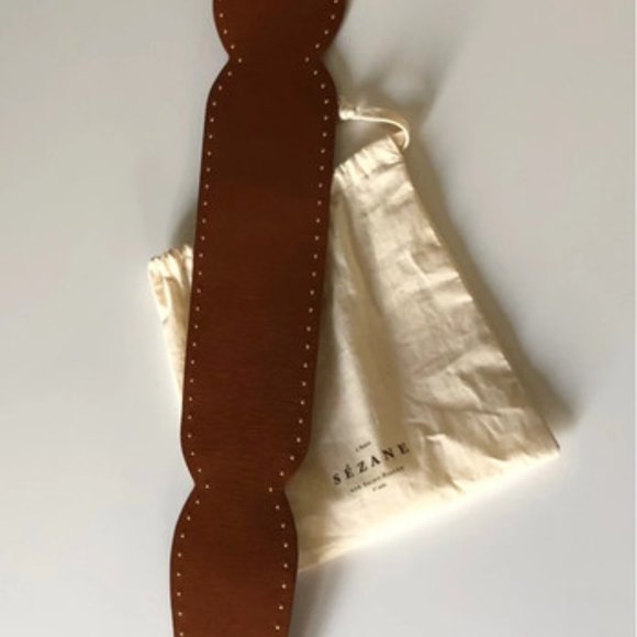 Sezane Lara Belt in Smooth Heritage Leather - Picture 7 of 8